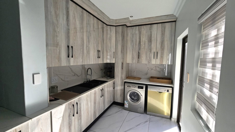 3 Bedroom Property for Sale in Estate D Afrique North West